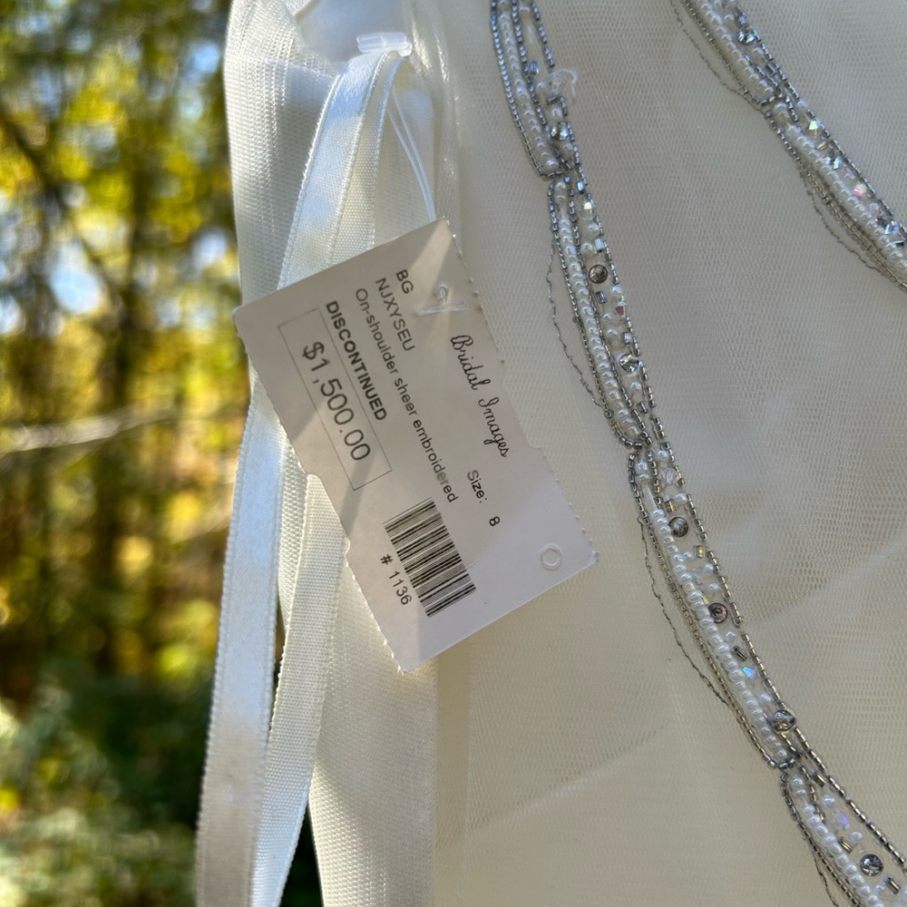 NWT WEDDING DRESS - Picture 8 of 9